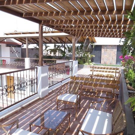 איקה Hotel Las Flores מראה חיצוני תמונה