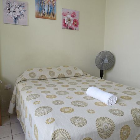 איקה Hotel Las Flores מראה חיצוני תמונה