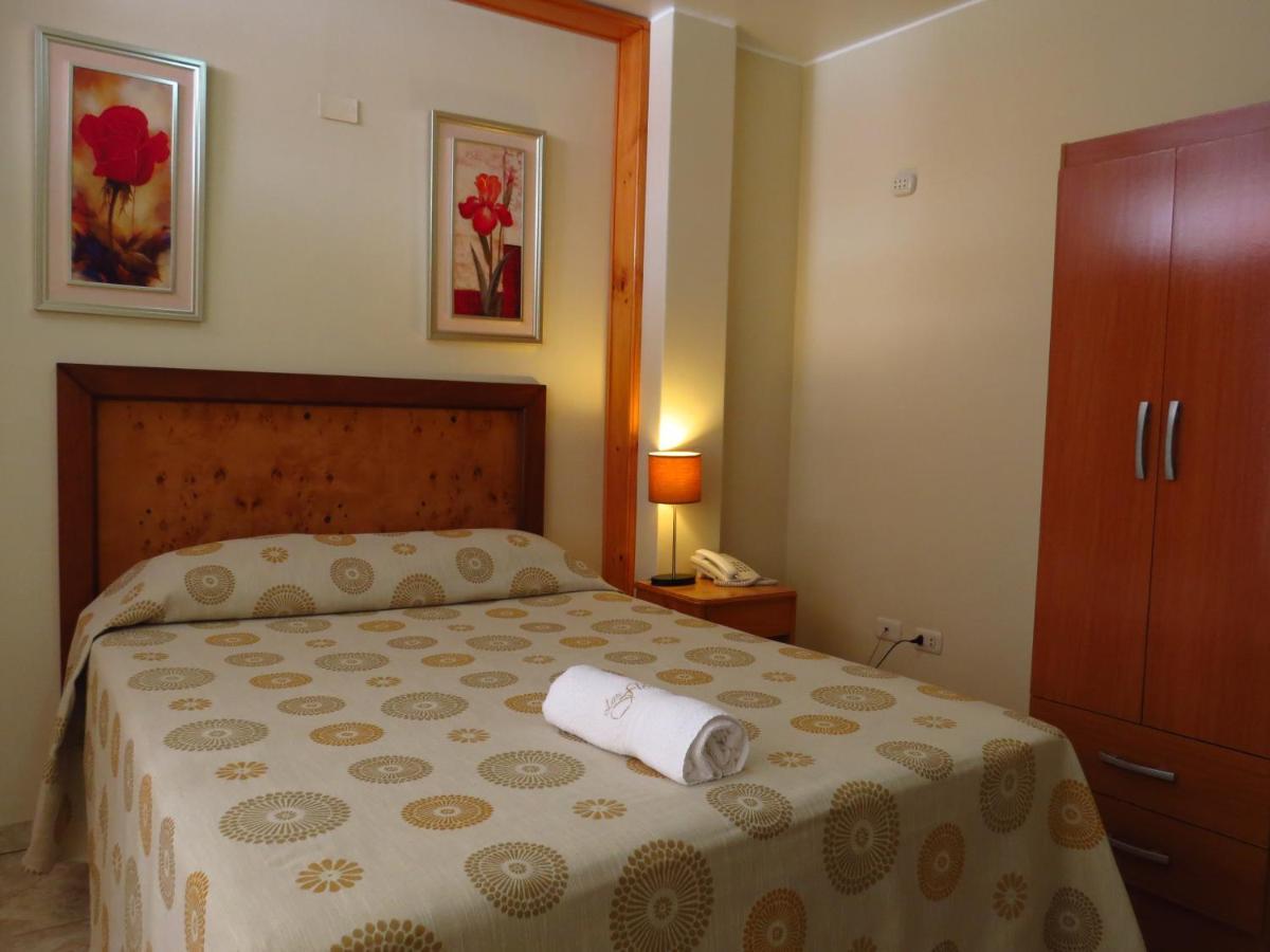 איקה Hotel Las Flores מראה חיצוני תמונה