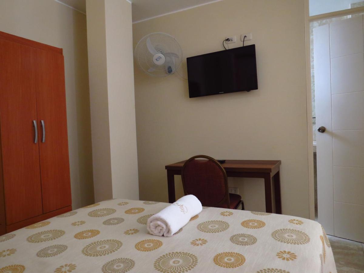 איקה Hotel Las Flores מראה חיצוני תמונה