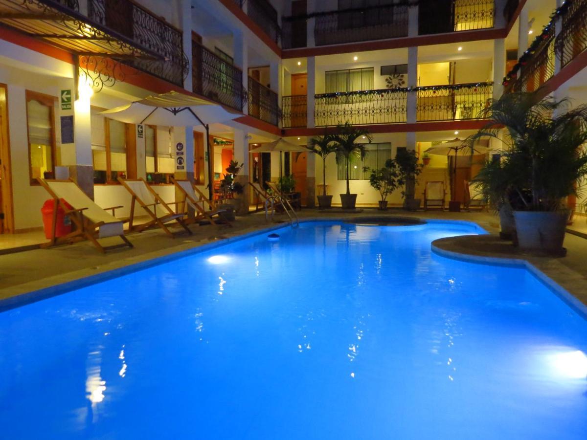 איקה Hotel Las Flores מראה חיצוני תמונה