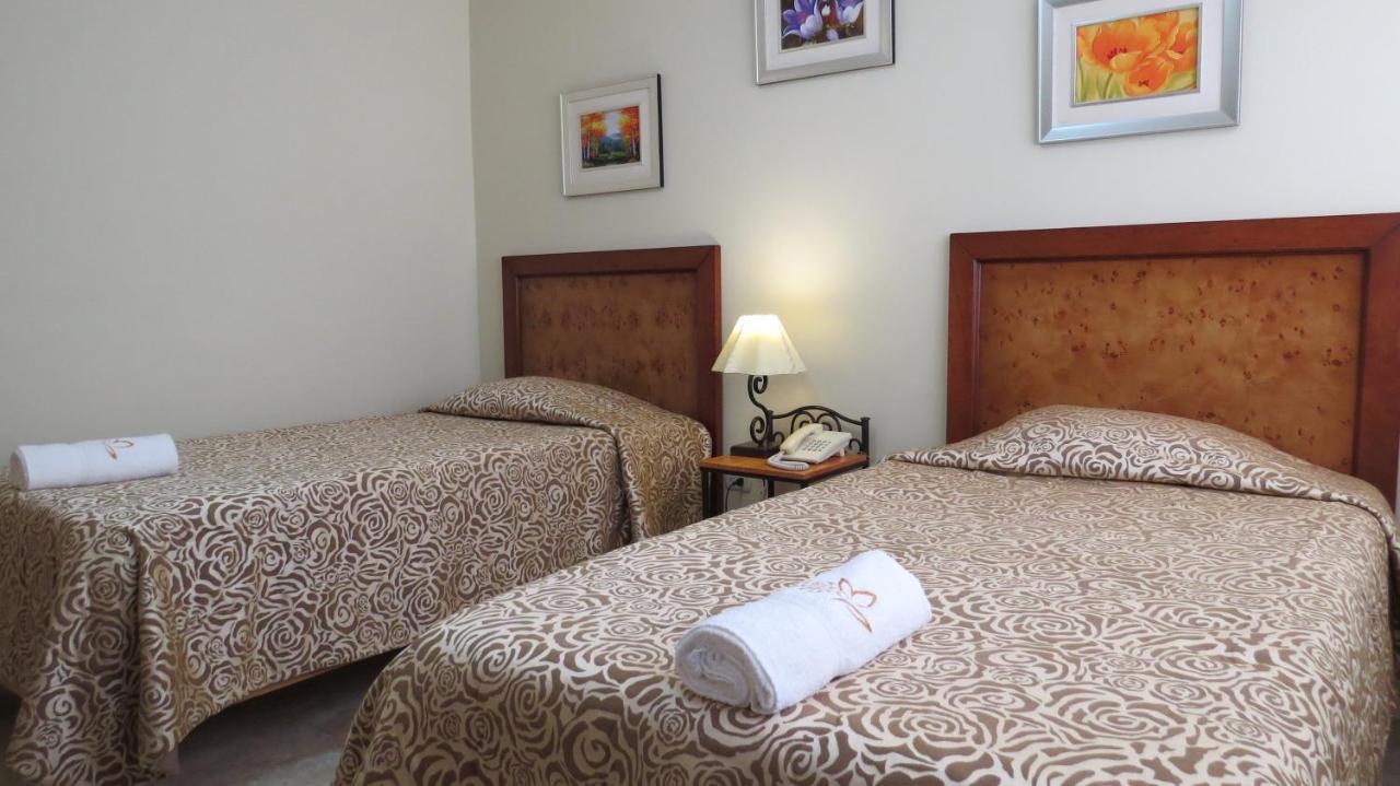 איקה Hotel Las Flores מראה חיצוני תמונה