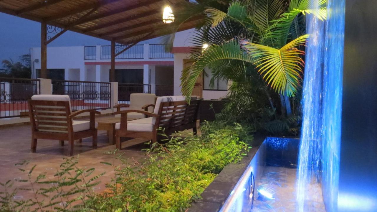 איקה Hotel Las Flores מראה חיצוני תמונה