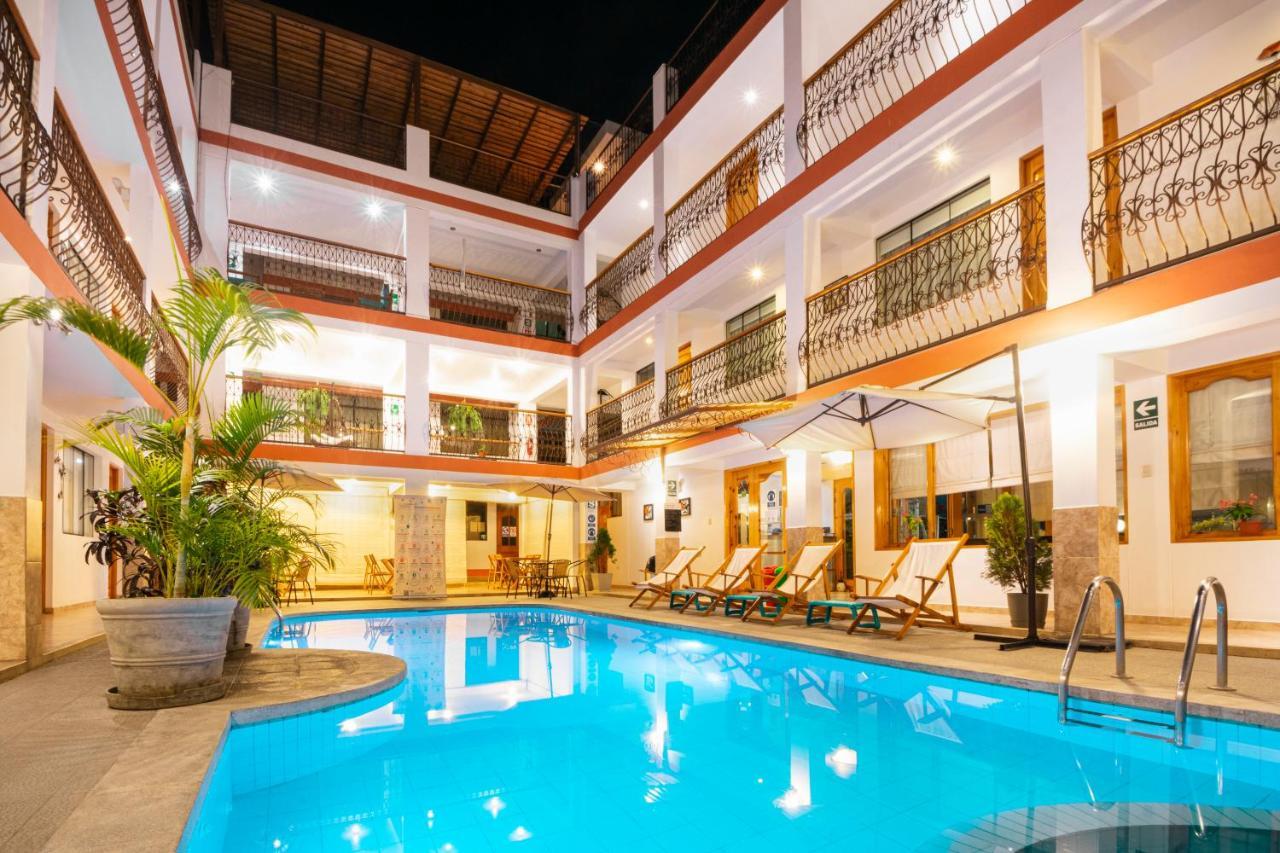 איקה Hotel Las Flores מראה חיצוני תמונה