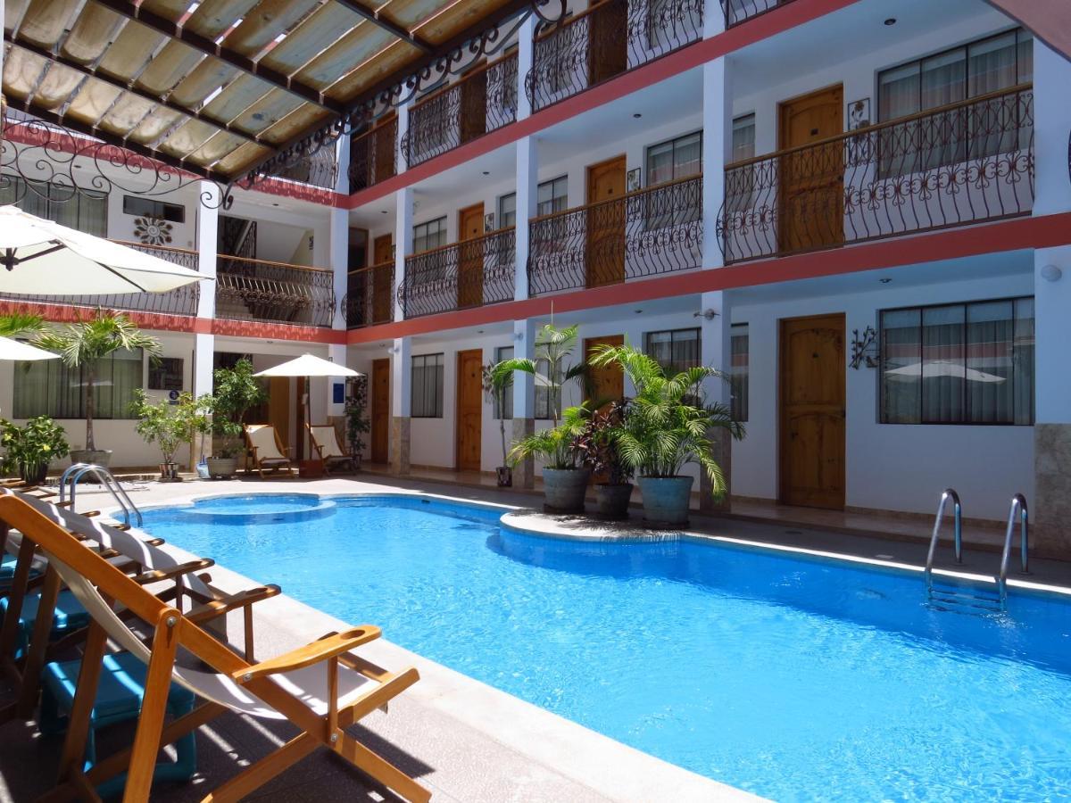 איקה Hotel Las Flores מראה חיצוני תמונה