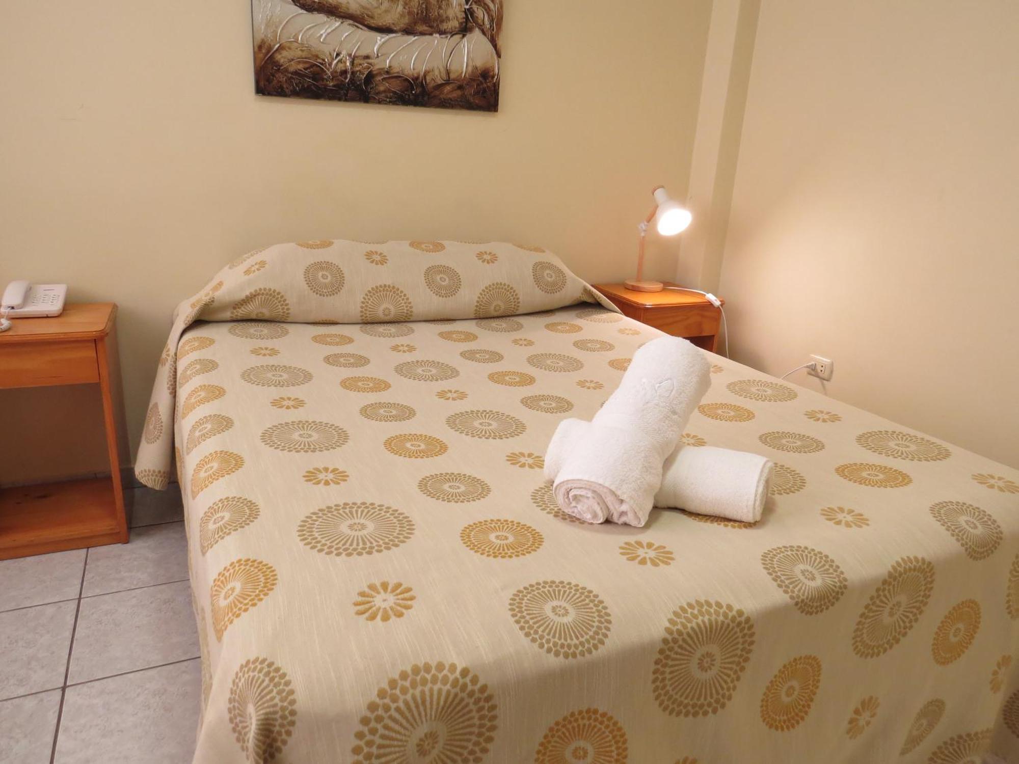 איקה Hotel Las Flores מראה חיצוני תמונה