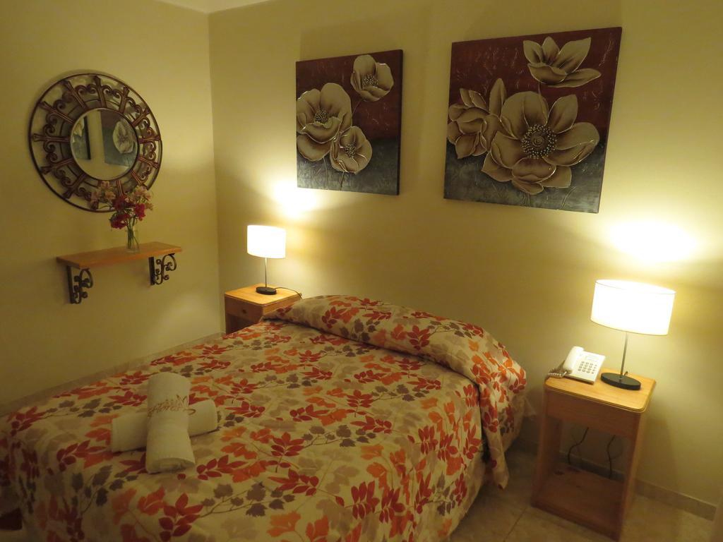 איקה Hotel Las Flores מראה חיצוני תמונה