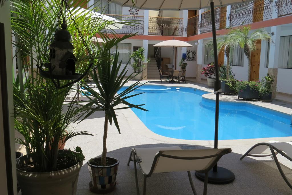 איקה Hotel Las Flores מראה חיצוני תמונה