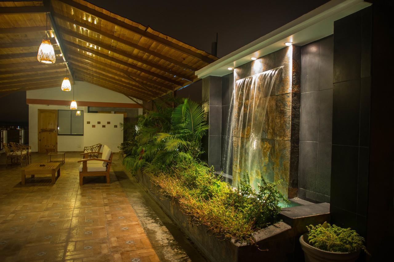 איקה Hotel Las Flores מראה חיצוני תמונה
