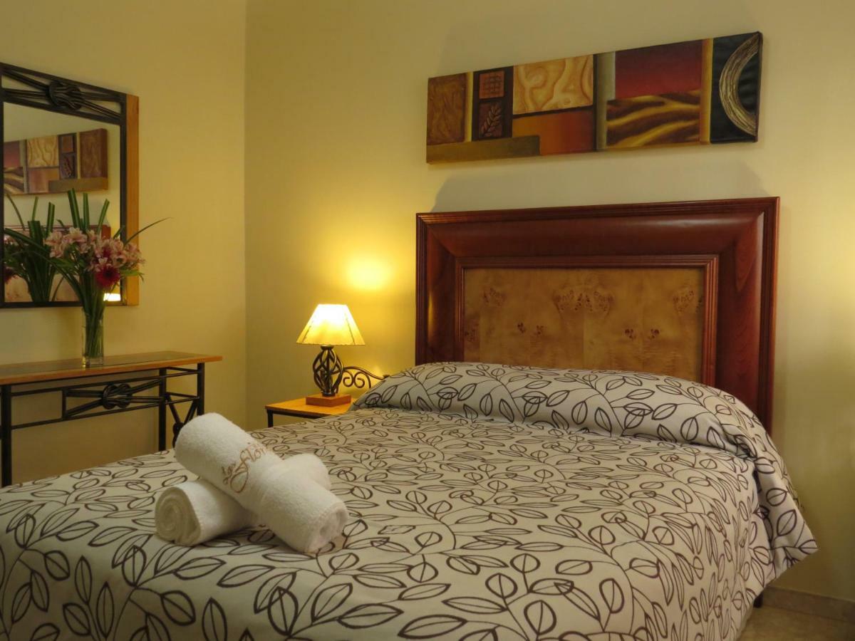 איקה Hotel Las Flores מראה חיצוני תמונה