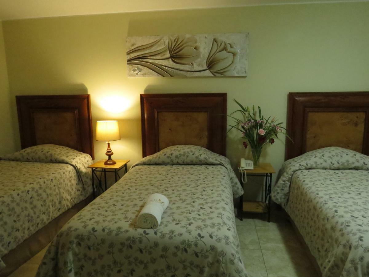 איקה Hotel Las Flores מראה חיצוני תמונה