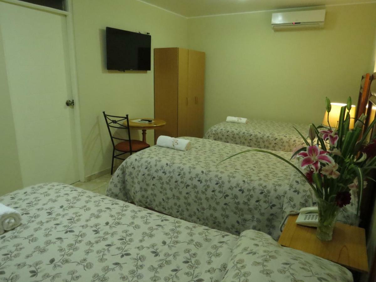 איקה Hotel Las Flores מראה חיצוני תמונה