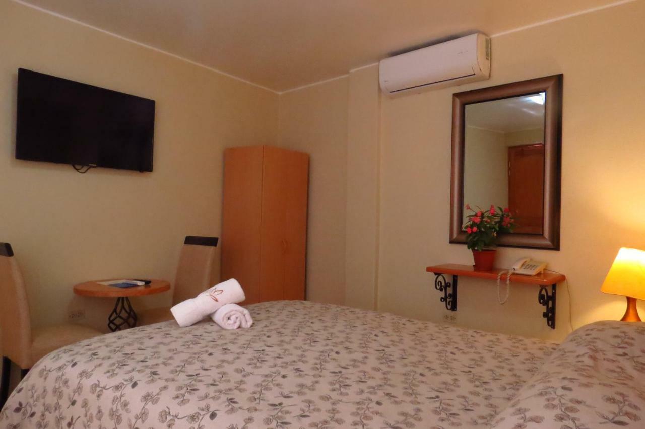 איקה Hotel Las Flores מראה חיצוני תמונה